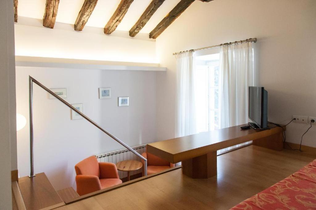 Gastro Hotel La Giraldilla Lierganes Room photo