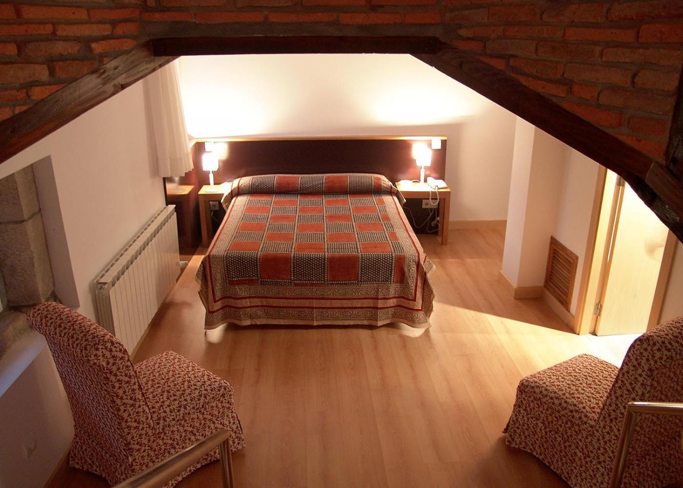 Gastro Hotel La Giraldilla Lierganes Room photo