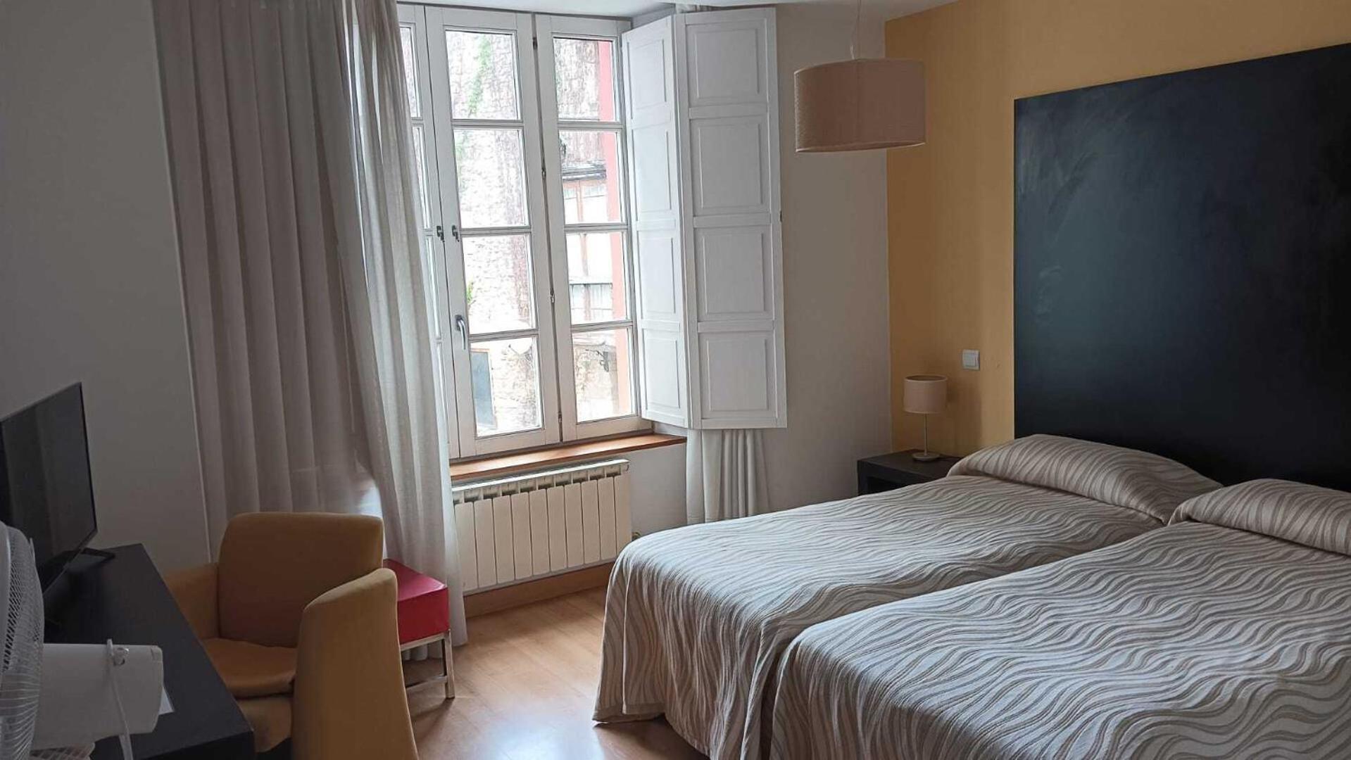 Gastro Hotel La Giraldilla Lierganes Room photo